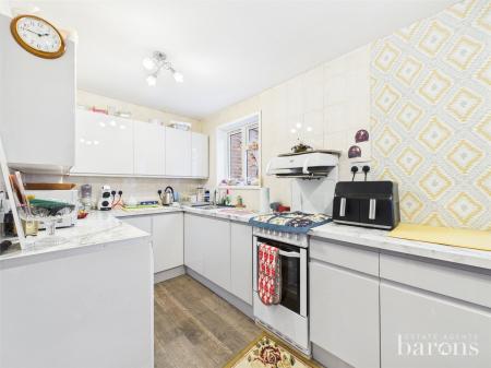 4 bedroom House for sale in Shakespeare Road, Basingstoke