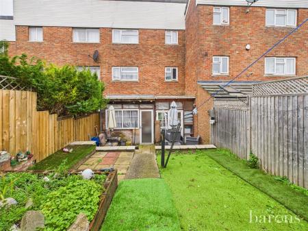 4 bedroom House for sale in Shakespeare Road, Basingstoke