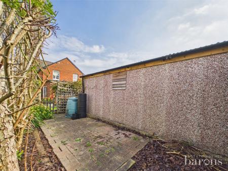 4 bedroom Semi-detached house for sale in Rayleigh Road, Basingstoke