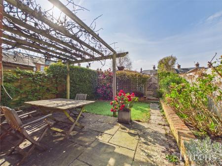 4 bedroom Semi-detached house for sale in Rayleigh Road, Basingstoke