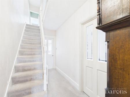 4 bedroom Semi-detached house for sale in Rayleigh Road, Basingstoke