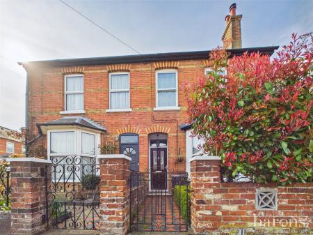 4 bedroom Semi-detached house for sale in Rayleigh Road, Basingstoke