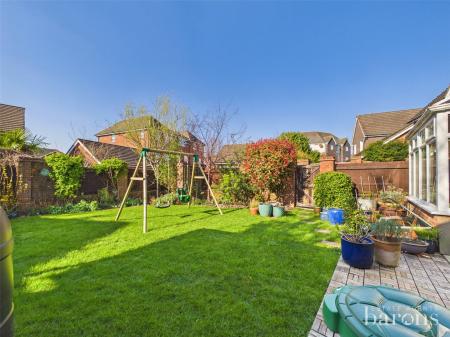 3 bedroom Link detached house for sale in Rycroft Meadow, Beggarwood