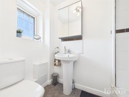 3 bedroom Link detached house for sale in Rycroft Meadow, Beggarwood