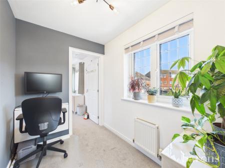 3 bedroom Link detached house for sale in Rycroft Meadow, Beggarwood