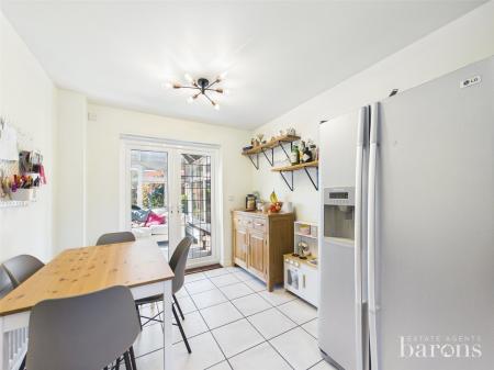 3 bedroom Link detached house for sale in Rycroft Meadow, Beggarwood