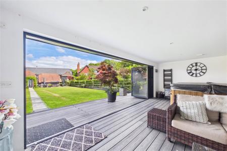 4 bedroom Detached house for sale in Doric Avenue, Chineham
