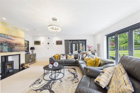 4 bedroom Detached house for sale in Doric Avenue, Chineham