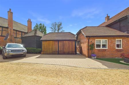 4 bedroom Detached house for sale in Doric Avenue, Chineham