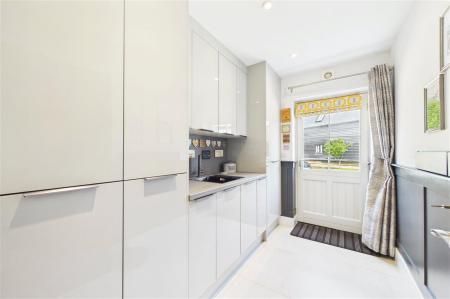 4 bedroom Detached house for sale in Doric Avenue, Chineham
