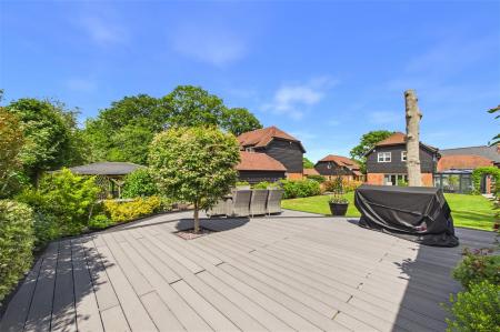 4 bedroom Detached house for sale in Doric Avenue, Chineham