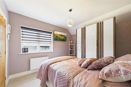 4 bedroom Detached house for sale in Doric Avenue, Chineham