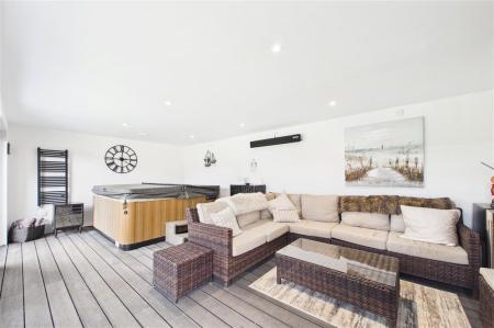 4 bedroom Detached house for sale in Doric Avenue, Chineham