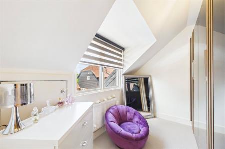 4 bedroom Detached house for sale in Doric Avenue, Chineham