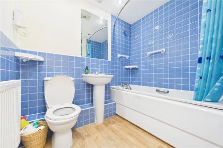 2 bedroom Flat for sale in Richards Field, Chineham