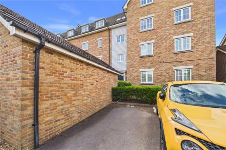 2 bedroom Flat for sale in Richards Field, Chineham
