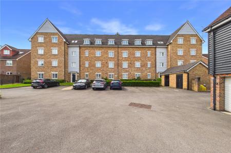 2 bedroom Flat for sale in Richards Field, Chineham
