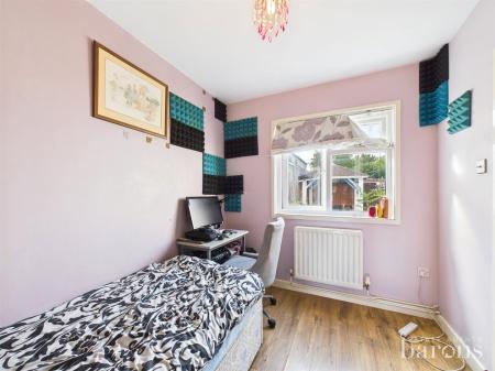 4 bedroom Terraced House for sale in Kenilworth Road, Basingstoke
