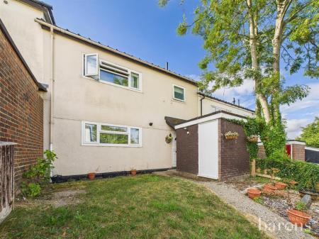4 bedroom Terraced House for sale in Kenilworth Road, Basingstoke