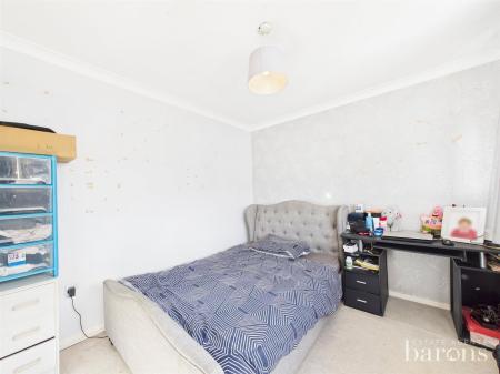 4 bedroom Terraced House for sale in Kenilworth Road, Basingstoke