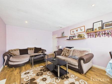 4 bedroom Terraced House for sale in Kenilworth Road, Basingstoke