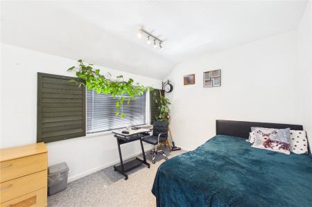 3 bedroom Semi-detached house for sale in Kipling Walk, Basingstoke
