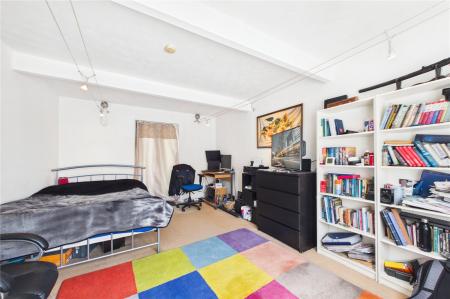 3 bedroom Semi-detached house for sale in Kipling Walk, Basingstoke