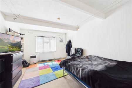 3 bedroom Semi-detached house for sale in Kipling Walk, Basingstoke