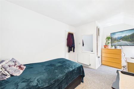 3 bedroom Semi-detached house for sale in Kipling Walk, Basingstoke