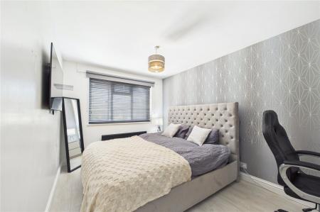3 bedroom End of terrace house for sale in Puttenham Road, Chineham