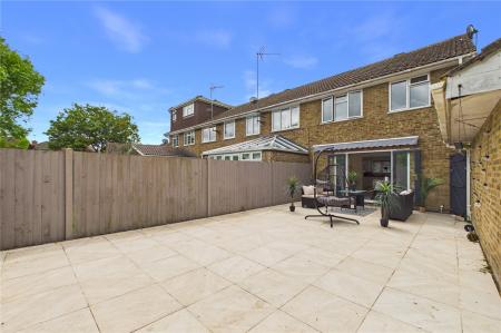 3 bedroom End of terrace house for sale in Puttenham Road, Chineham