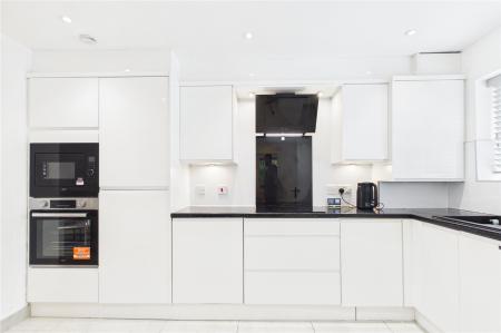 3 bedroom End of terrace house for sale in Puttenham Road, Chineham