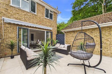 3 bedroom End of terrace house for sale in Puttenham Road, Chineham