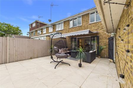 3 bedroom End of terrace house for sale in Puttenham Road, Chineham