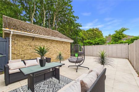 3 bedroom End of terrace house for sale in Puttenham Road, Chineham