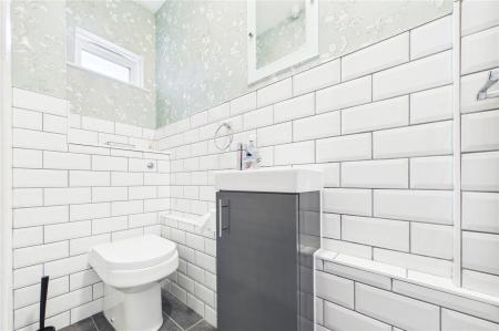 3 bedroom Terraced House for sale in Pershore Road, Basingstoke