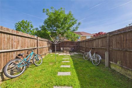 2 bedroom End of terrace house to let in Wentworth Crescent, Beggarwood