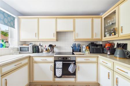 2 bedroom End of terrace house to let in Wentworth Crescent, Beggarwood