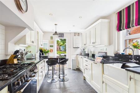4 bedroom Terraced House for sale in Worting Road, Basingstoke