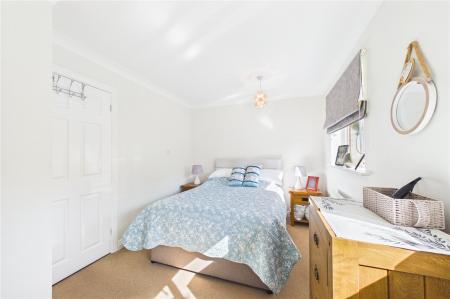 2 bedroom End of terrace house for sale in Birches Crest, Hatch Warren