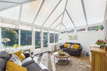 2 bedroom End of terrace house for sale in Birches Crest, Hatch Warren