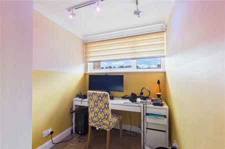 3 bedroom Terraced House for sale in Blackwater Close, Basingstoke
