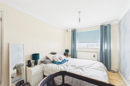3 bedroom Terraced House for sale in Blackwater Close, Basingstoke