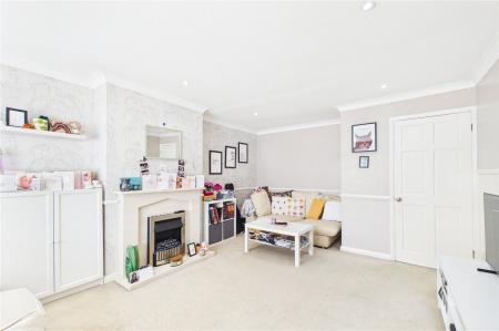 3 bedroom Terraced House for sale in Blackwater Close, Basingstoke