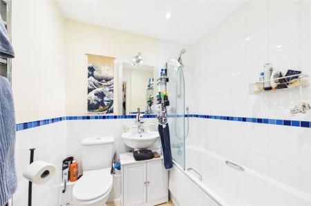 1 bedroom Flat to let in Winterthur Way, Basingstoke