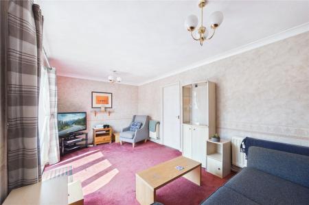 3 bedroom End of terrace house for sale in Dover Close, Basingstoke