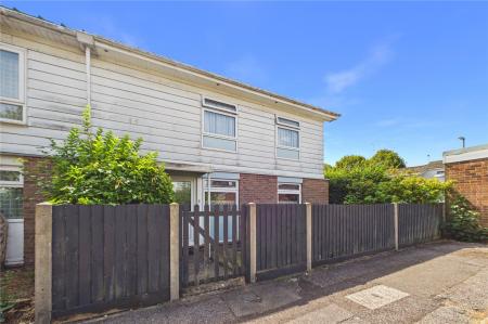 3 bedroom End of terrace house for sale in Dover Close, Basingstoke
