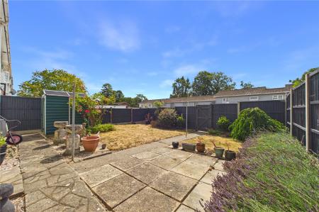 3 bedroom End of terrace house for sale in Dover Close, Basingstoke