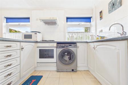 3 bedroom End of terrace house for sale in Dover Close, Basingstoke