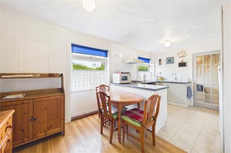 3 bedroom End of terrace house for sale in Dover Close, Basingstoke